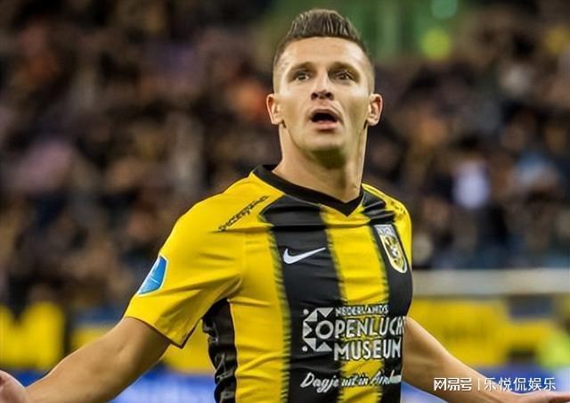 调整的一个 调整的一个